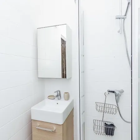 Very Nice And Bright Studio Near Paris Apartment